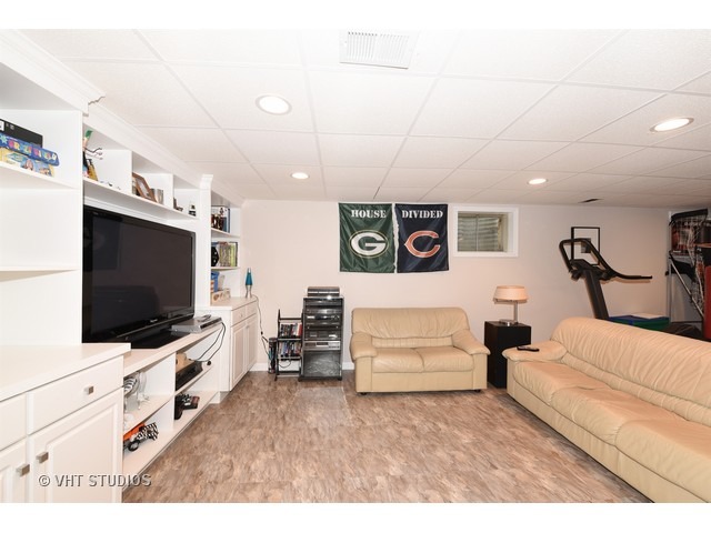 6620 Western Ave, Willowbrook, IL 60527 photo 12