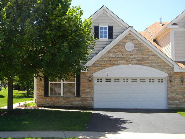 7 Clara Ct, Algonquin, IL 60102 photo 1