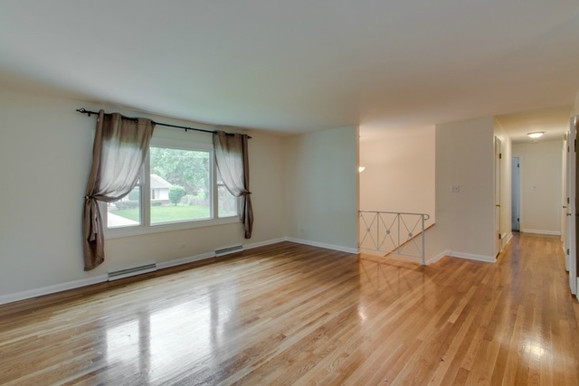 1139 E Juniper Ln, Mount Prospect, IL 60056 photo 5