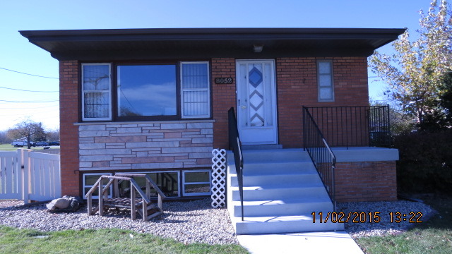 8052 S Oketo Ave, Bridgeview, IL 60455 photo 1