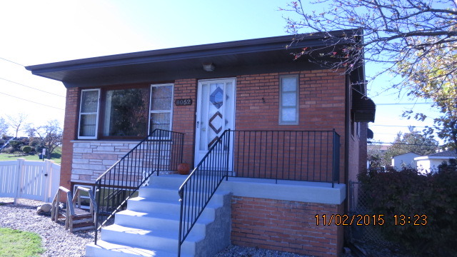 8052 S Oketo Ave, Bridgeview, IL 60455 photo 2