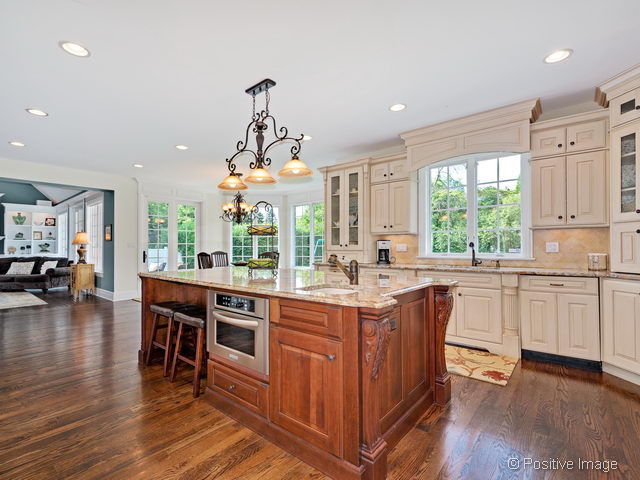 815 W Elm St, Wheaton, IL 60189 photo 8