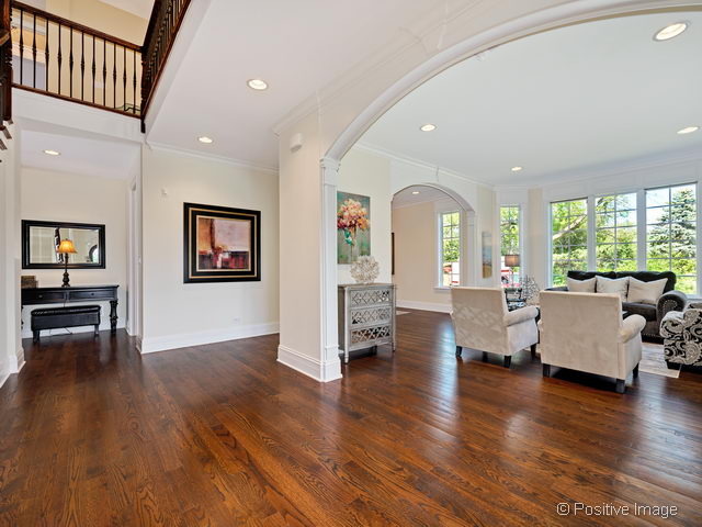 815 W Elm St, Wheaton, IL 60189 photo 4