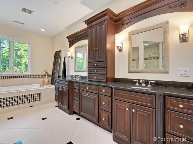 815 W Elm St, Wheaton, IL 60189 photo 17