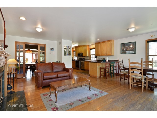 9233 Ewing Ave, Evanston, IL 60203 photo 4
