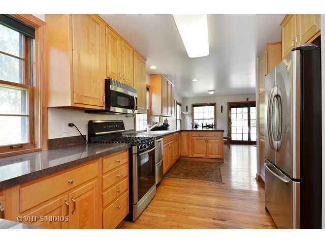 9233 Ewing Ave, Evanston, IL 60203 photo 2