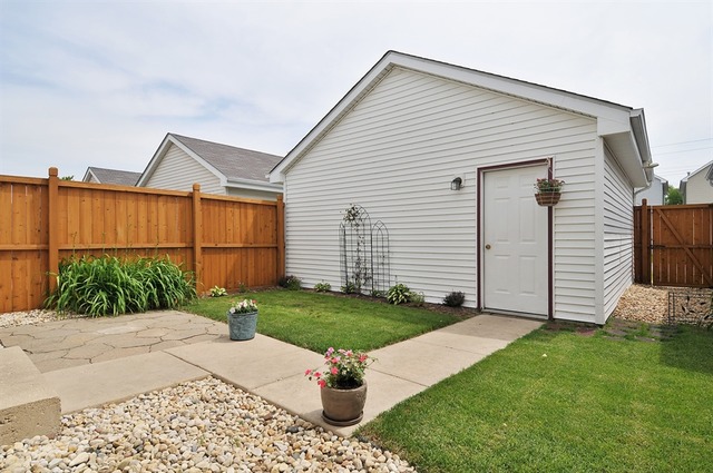 2100 Grayhawk Dr, Aurora, IL 60503 photo 7
