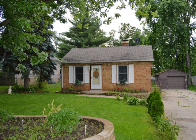 190 S Lyle Ave, Elgin, IL 60123 photo 1