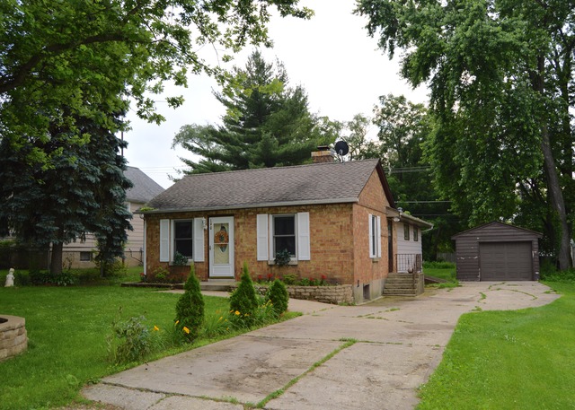 190 S Lyle Ave, Elgin, IL 60123 photo 18