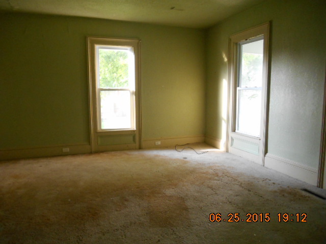 506 S Walnut St, Wenona, IL 61377 photo 4