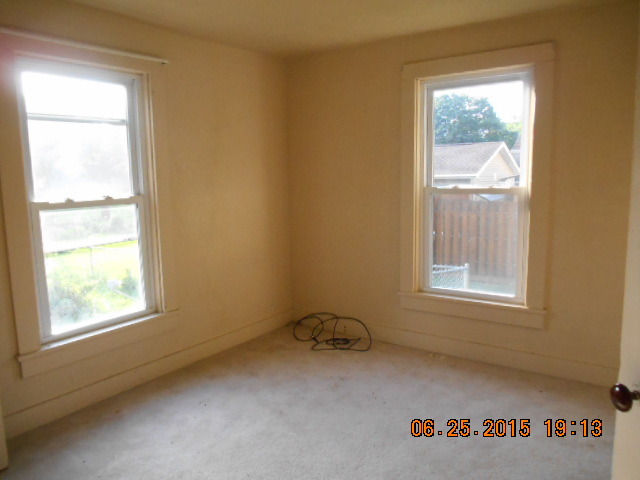 506 S Walnut St, Wenona, IL 61377 photo 7