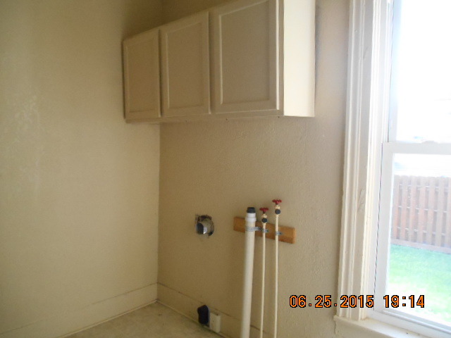 506 S Walnut St, Wenona, IL 61377 photo 9