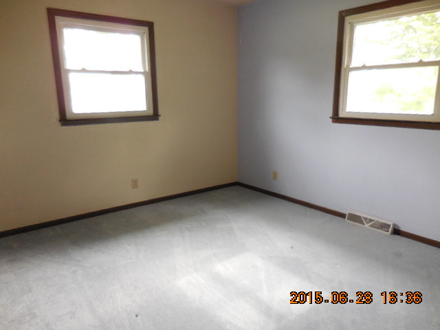 422 S Pine St, Buda, IL 61314 photo 10