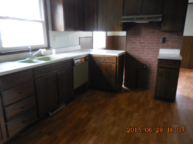 422 S Pine St, Buda, IL 61314 photo 4