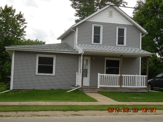 422 S Pine St, Buda, IL 61314 photo 1