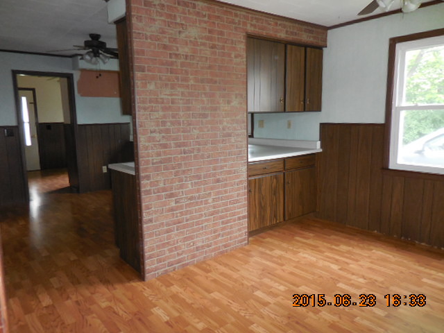 422 S Pine St, Buda, IL 61314 photo 3