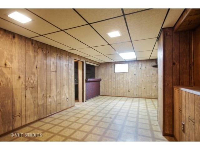 1017 Warwick Cir, Hoffman Estates, IL 60169 photo 5