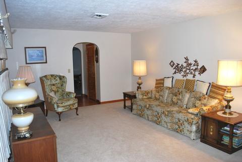202 S Pine St, Gardner, IL 60424 photo 3