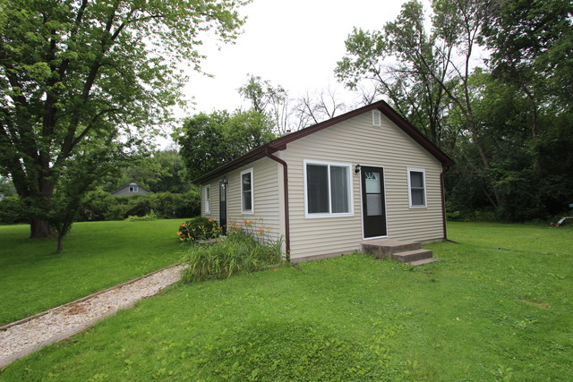 2203 Willow Ln, Mchenry, IL 60050 photo 2