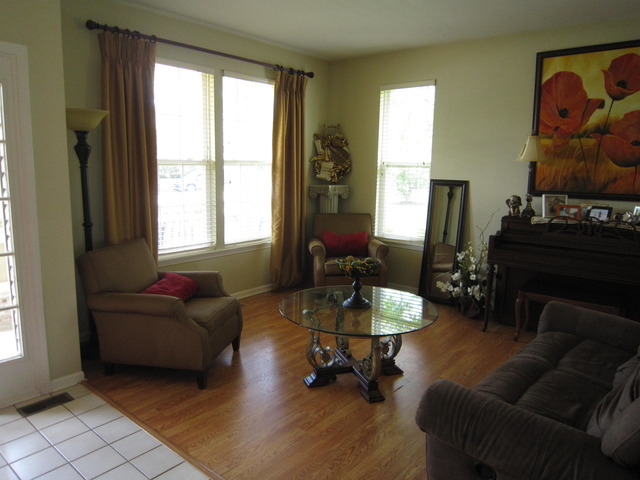 15963 S Arbor Dr, Plainfield, IL 60586 photo 2