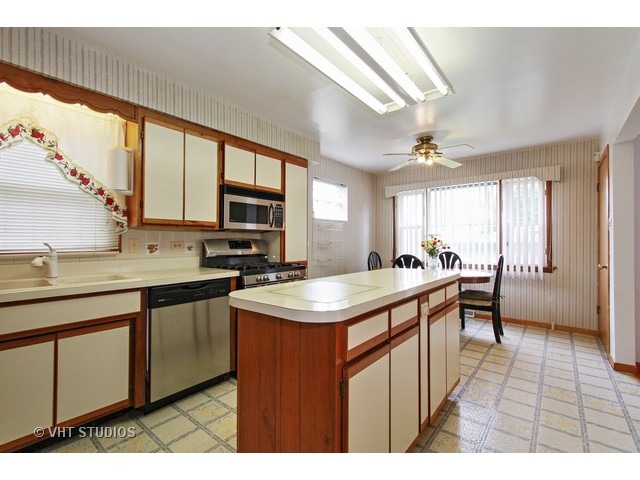 1355 E 90th St, Chicago, IL 60619 photo 4
