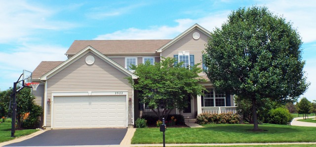 2922 Lundquist Dr, Aurora, IL 60503 photo 1