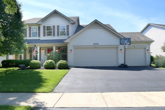 2529 Biltmore Cir, Aurora, IL 60503 photo 1