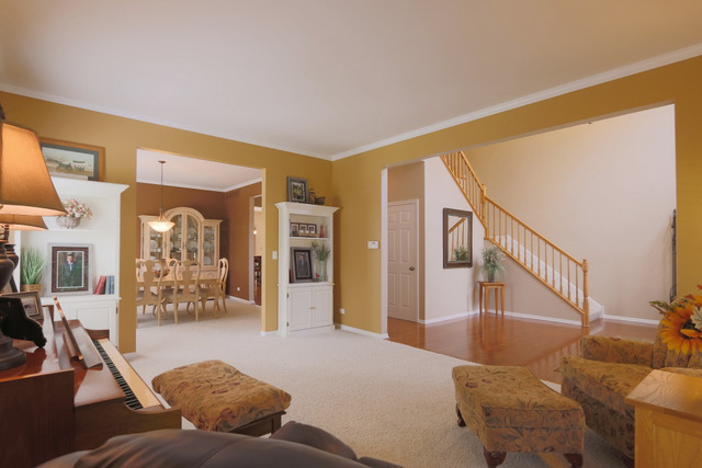 2529 Biltmore Cir, Aurora, IL 60503 photo 3