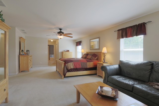 2529 Biltmore Cir, Aurora, IL 60503 photo 13