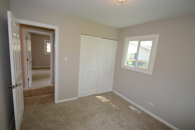 525 Colgate Ct, Hoffman Estates, IL 60169 photo 13