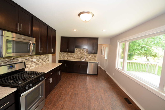 525 Colgate Ct, Hoffman Estates, IL 60169 photo 6