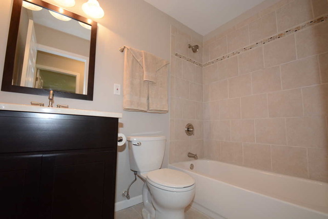 525 Colgate Ct, Hoffman Estates, IL 60169 photo 16