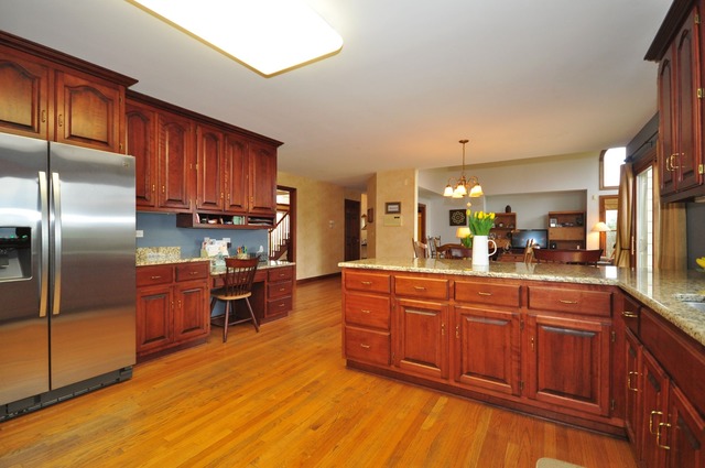40 W708 Willowbrook Dr, Saint Charles, IL 60175 photo 5