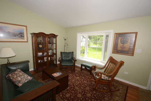 335 Pearson Cir, Naperville, IL 60563 photo 2