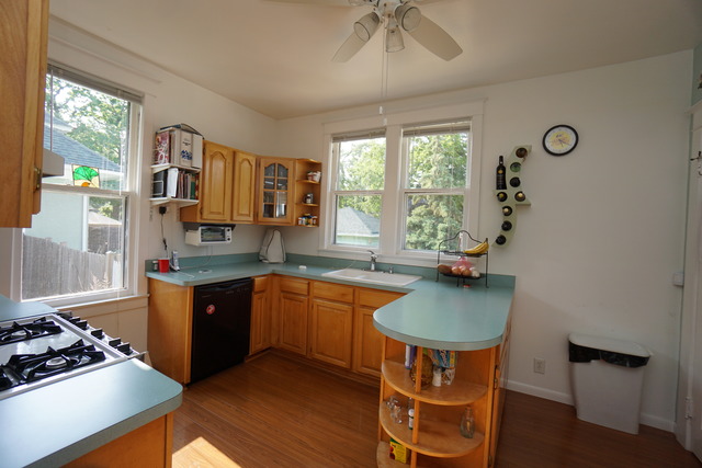 658 Slade Ave, Elgin, IL 60120 photo 5