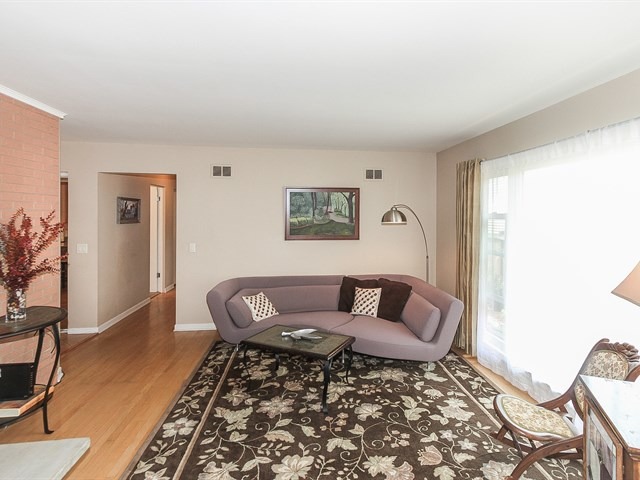 706 E Maple St, Lombard, IL 60148 photo 4