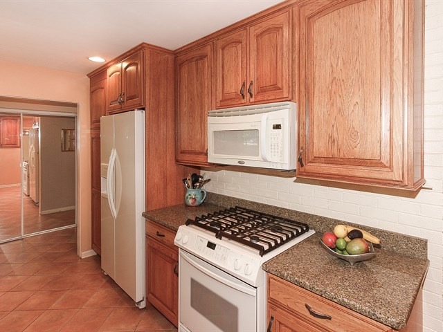 706 E Maple St, Lombard, IL 60148 photo 9
