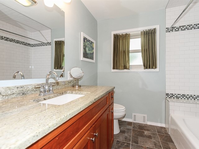 706 E Maple St, Lombard, IL 60148 photo 16