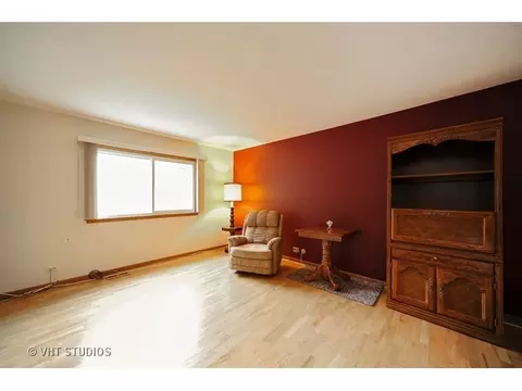 910 N Sumac Ln, Mount Prospect, IL 60056 photo 18