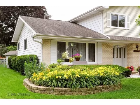 910 N Sumac Ln, Mount Prospect, IL 60056 photo 23