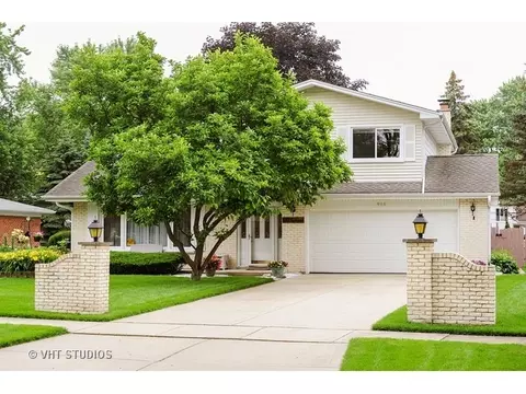 910 N Sumac Ln, Mount Prospect, IL 60056 photo 1