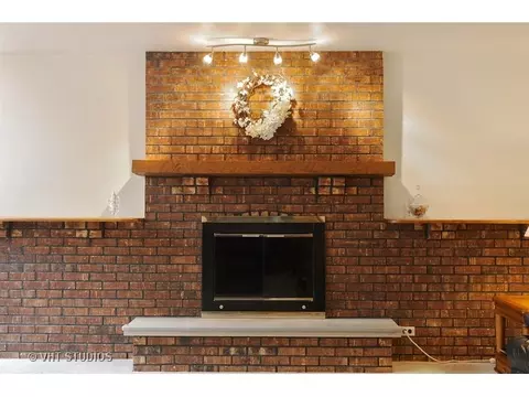 910 N Sumac Ln, Mount Prospect, IL 60056 photo 11