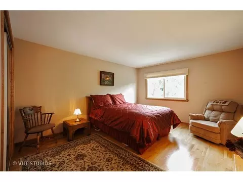 910 N Sumac Ln, Mount Prospect, IL 60056 photo 17