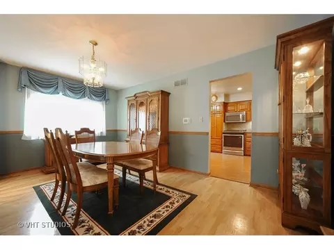 910 N Sumac Ln, Mount Prospect, IL 60056 photo 8