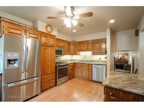 910 N Sumac Ln, Mount Prospect, IL 60056 photo 6