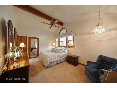 910 N Sumac Ln, Mount Prospect, IL 60056 photo 12