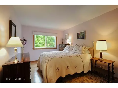 910 N Sumac Ln, Mount Prospect, IL 60056 photo 16