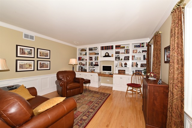 411 65th St, Willowbrook, IL 60527 photo 5