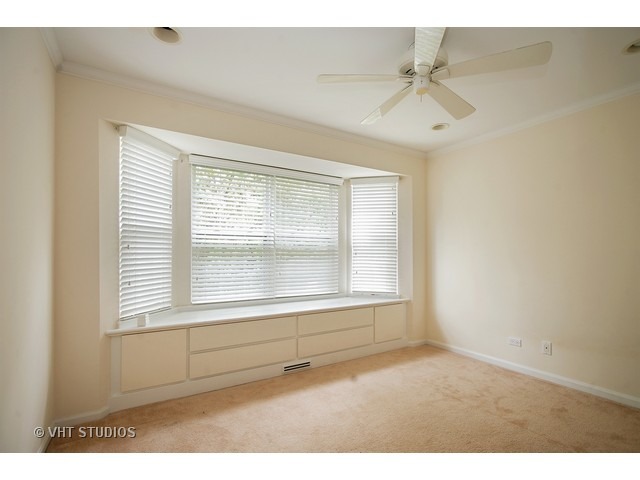 4593 Jade Ln, Hoffman Estates, IL 60192 photo 6