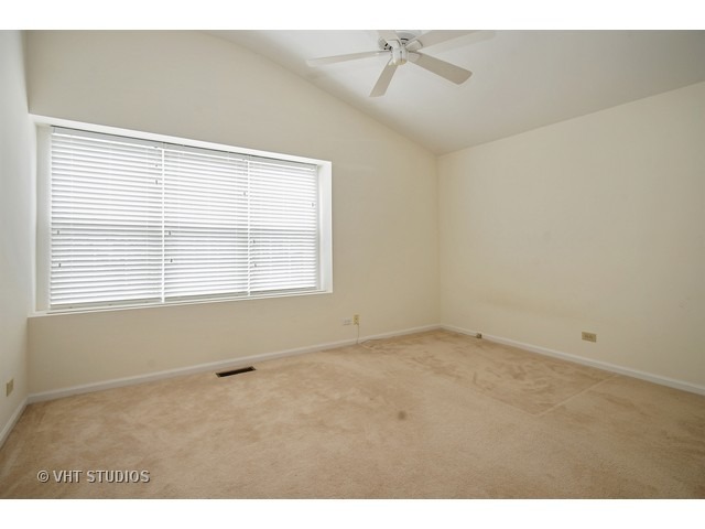 4593 Jade Ln, Hoffman Estates, IL 60192 photo 7